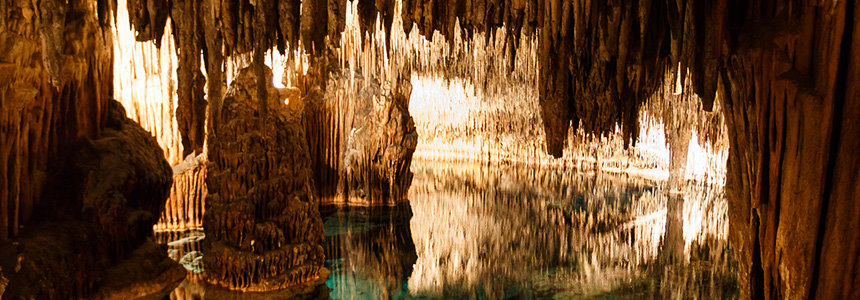 Cuevas del Drachin tippukiviluolat