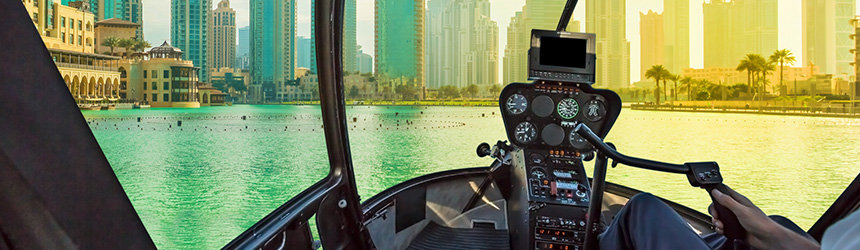 Dubaista Abu Dhabiin helikopterilla