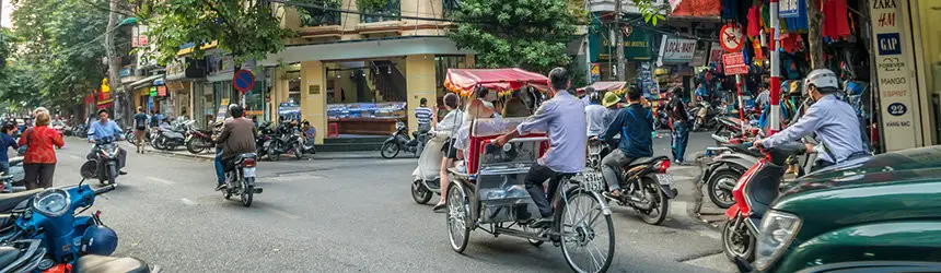 Riksalla ajaminen Hanoissa