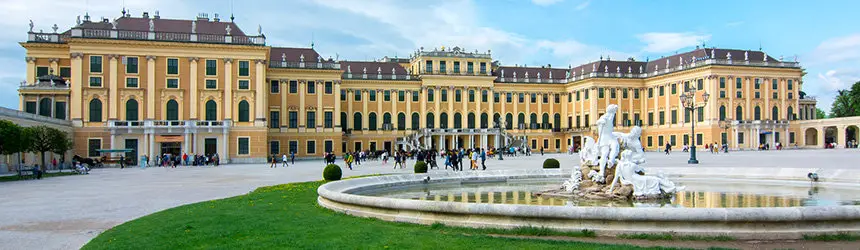 Schönbrunnin linna Wienissä